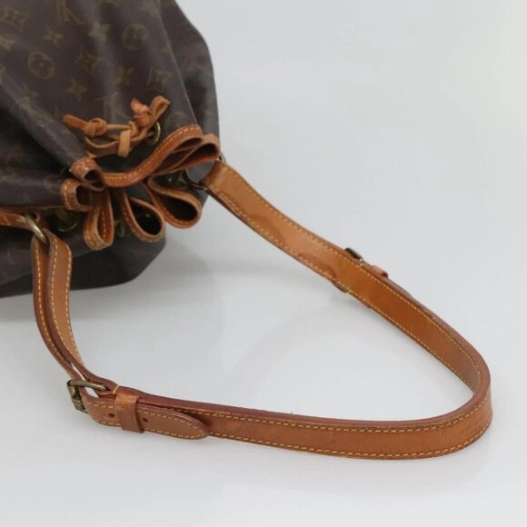 LOUIS VUITTON Monogram Noe Shoulder Bag - Picture 7 of 16